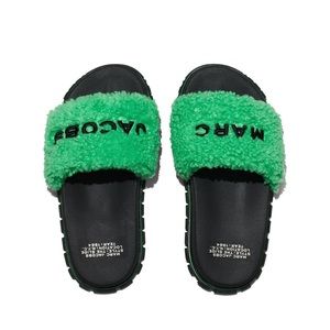 MARC JACOBS TEDDY SLIDES.